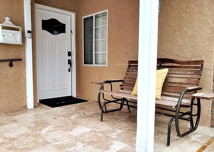 Stylish 4 Bedroom Home Near Venice Beach With Backyard Bbq