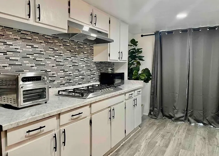 Glendora Pool Home Retreat