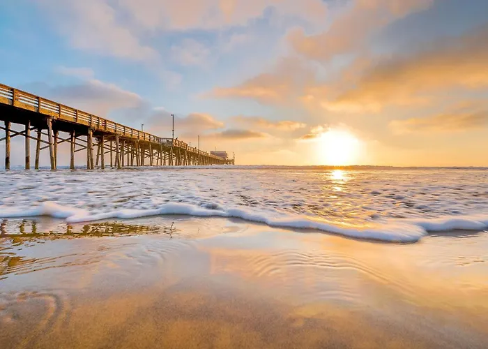 Cozy Cottage W Ac, Stylish Interior, One House From Beach By Beachview Rentals