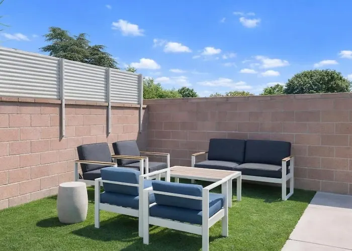 Spacious Disneyland 5 Bedroom 4 Bath House With Game Room